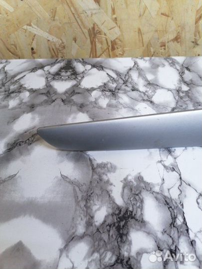 Молдинг на дверь передний правый Audi Q5 cdnf 2010