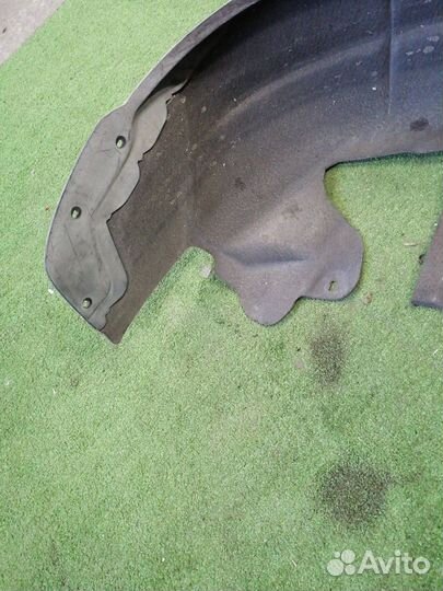 Подкрылок задний левый Volvo V70