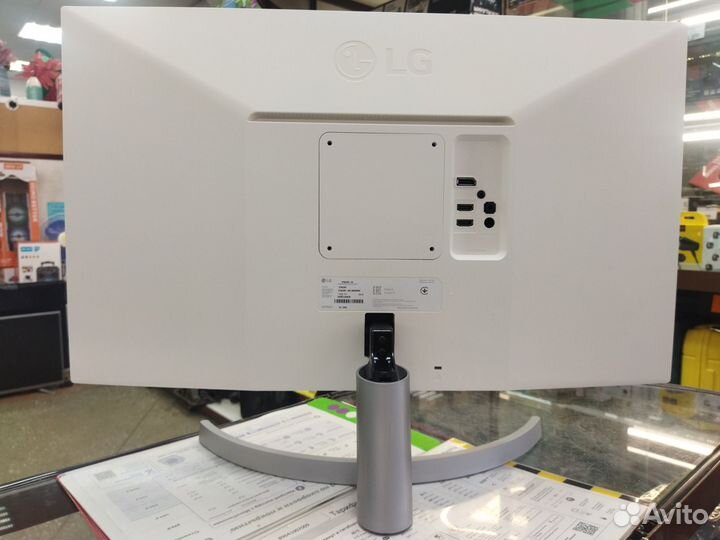 Монитор LG 27UL500