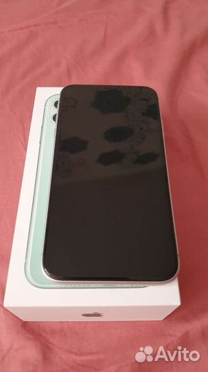 Телефон iPhone 11