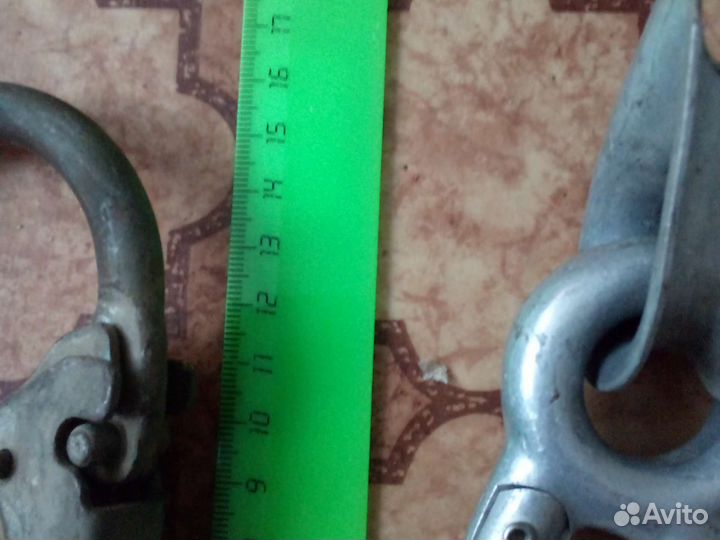 Крюк карабин