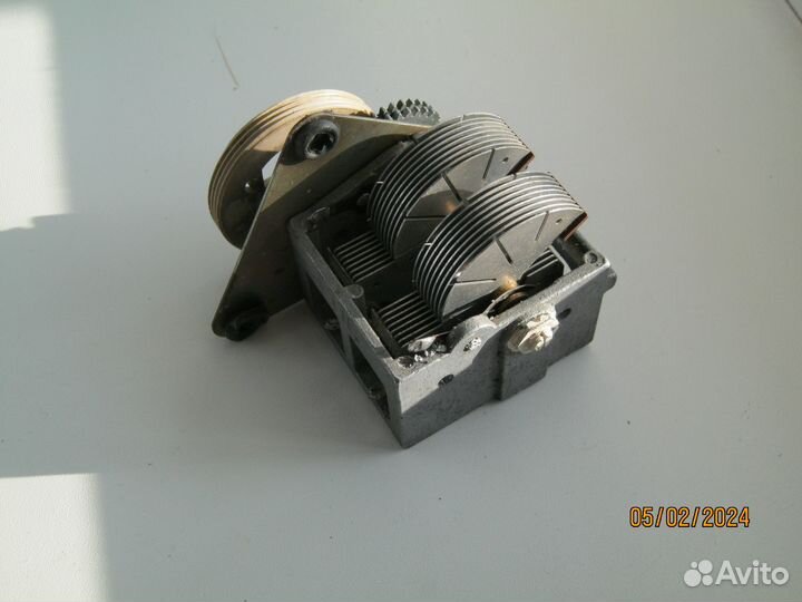 Конденсатор переменный с редуктором (кпе-2)