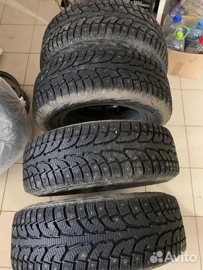 Hankook Winter I'Pike 235/65 R17