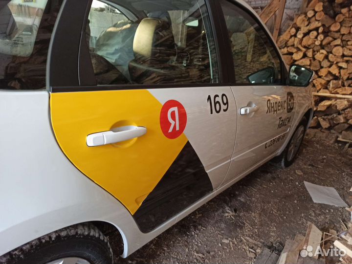 Оклейка Брендирование Яндекс, Яндекс маркет, везет