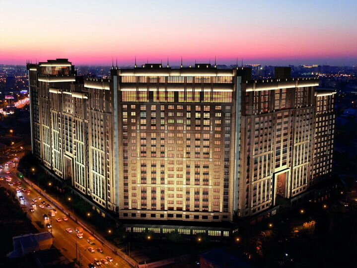4-к. квартира, 135 м², 14/21 эт.