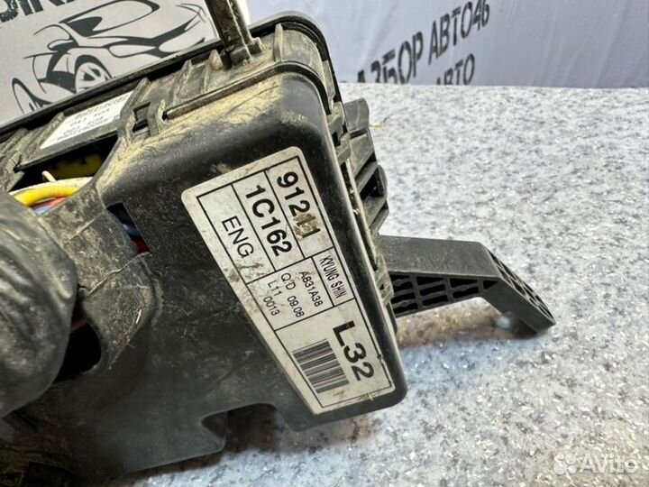 Блок предохранителей под капот Hyundai Getz