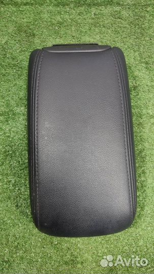 Подлокотник Citroen C-Crosser 2007