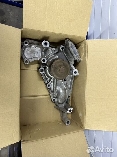 Помпа тойота ленд крузер 100