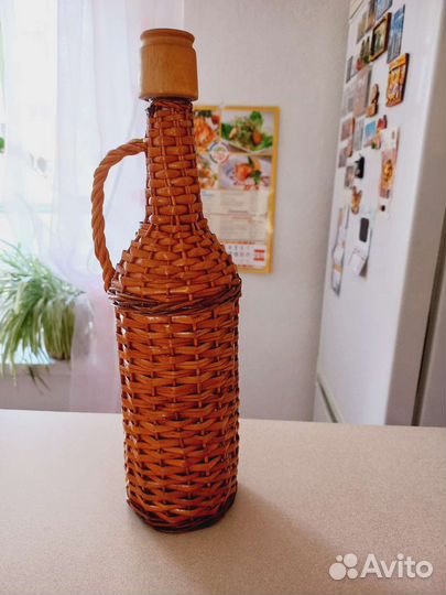 Стеклянная бутылка 1 л. Лоза оплетка
