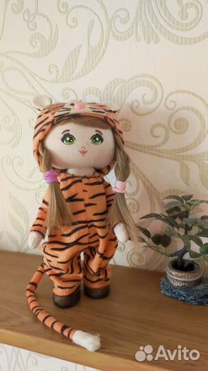 Кукла ручной работы с одеждой