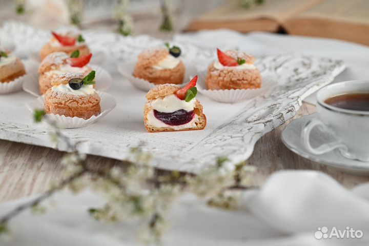 Пирожное «Шу» с начинкой крем-чиз (10шт.)