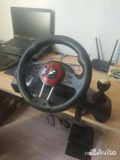 Игровой руль с педалями и коробкой передач