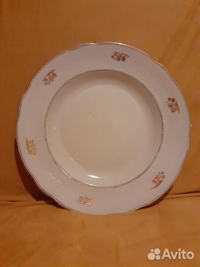 Блюдо большое. фаянс