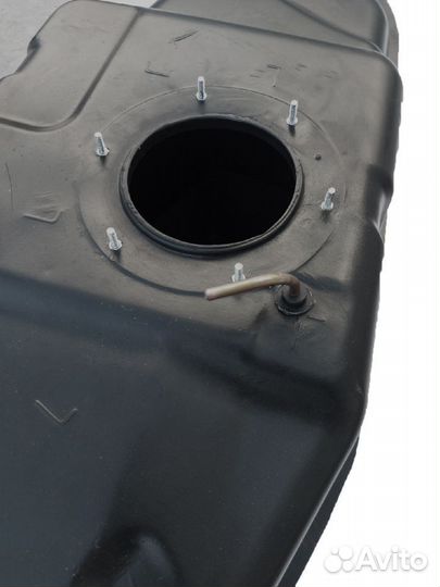 Топливный бак Mitsubishi Pajero Sport 2 /3 KH2 бен