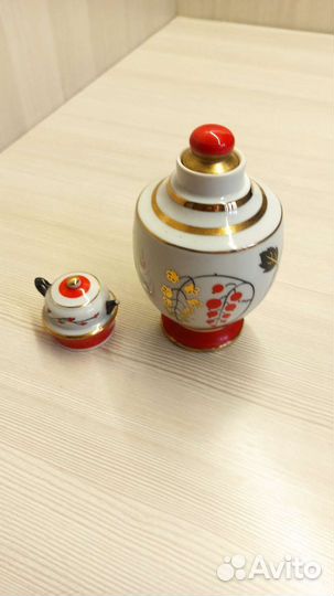 Чайница фарфор лфз Красная смородина