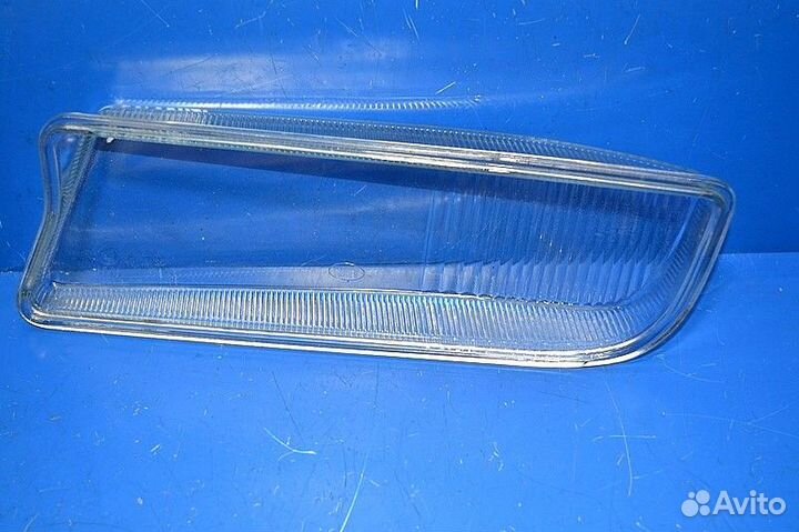 Стекло противотуманной фары, правое MAN TGX 18.680 (01.07)