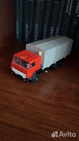 Модель грузовика 1:43