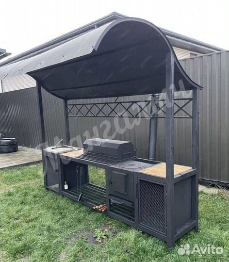 Мангал с крышей
