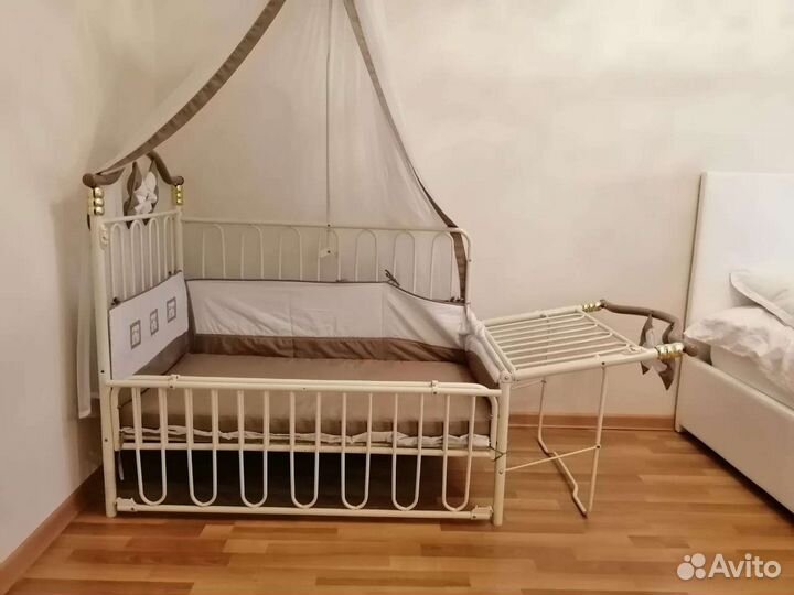 Детская кроватка