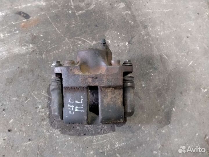 Суппорт передний renault clio 2