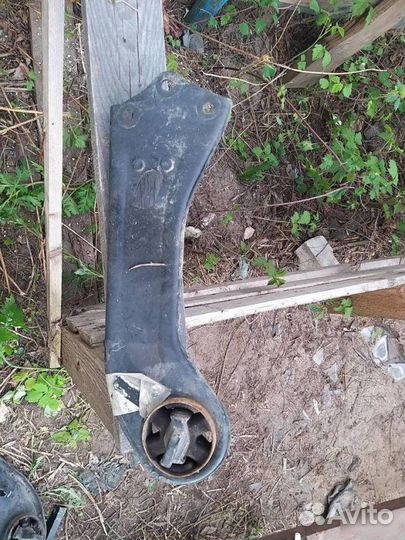 Рычаг продольный задний правый Hyundai Tucson