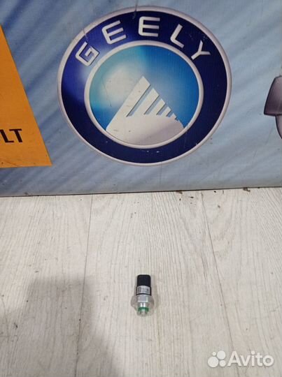 Датчик кондиционера хладагента Geely atlas