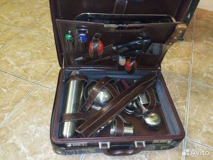 Набор для пикника в кейсе с кодовым замком