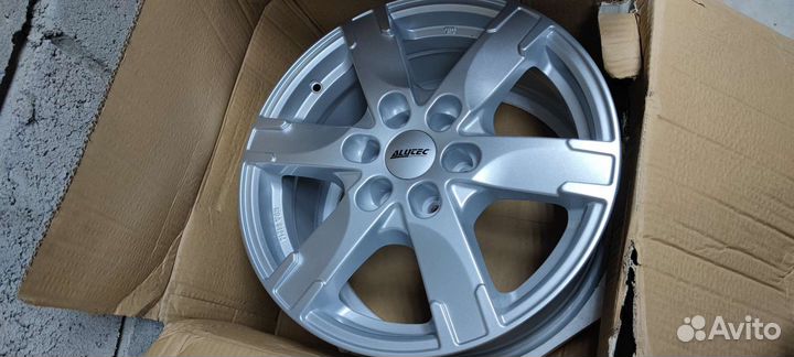 R17/6*114,3 Alutec(Германия) Nissan Pathfinder
