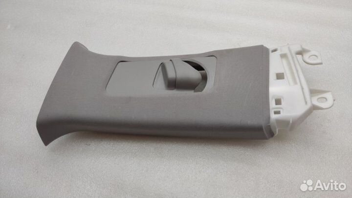 Обшивка центральной стойки левая Lexus Rx450Hl