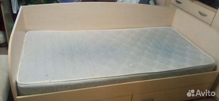 Кровать с матрасом бу
