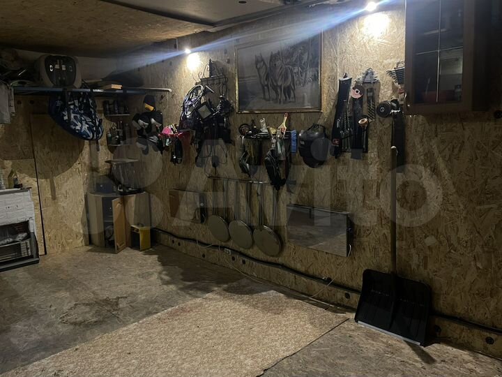 Гараж, > 30 м²