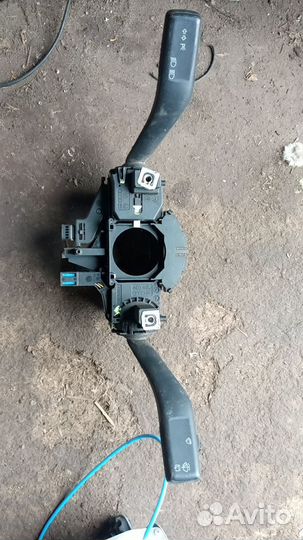 Переключатель подрулевой стрекоза Golf 5