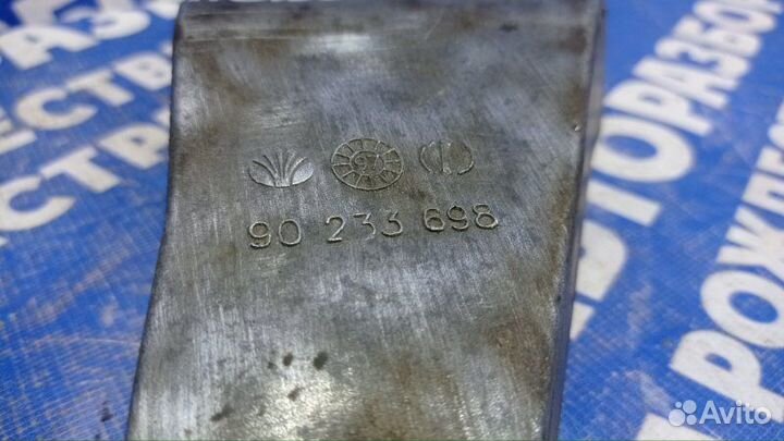 Кронштейн генератора Daewoo Nexia седан G15MF 2003