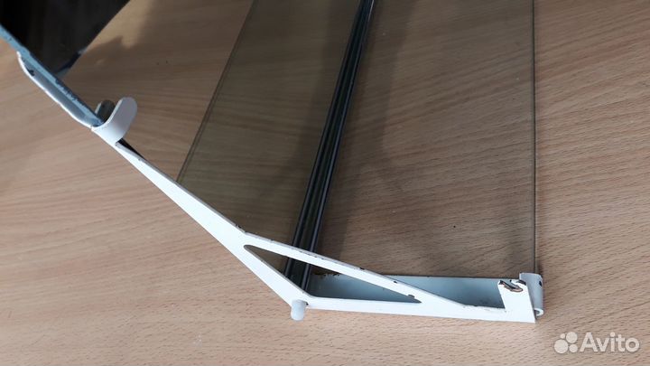 Зеркало с полочкой с креплением на стену