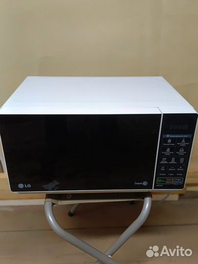 Микроволновая печь LG MS2043H