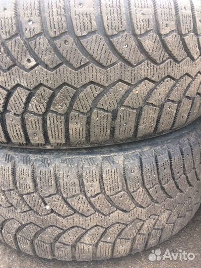 Bridgestone Blizzak Spike-01 225/50 R17