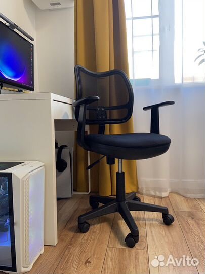 Компьютерное кресло