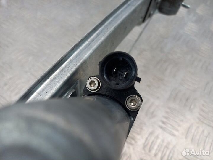 Стеклоподъемник электр. передний правый Renault