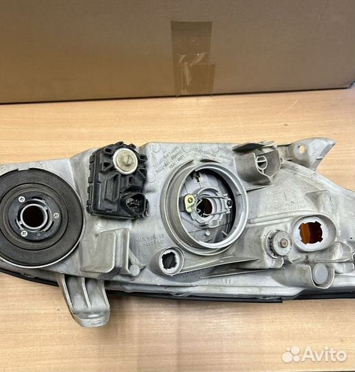 Фара передняя левая Тойота Камри 2001-2003