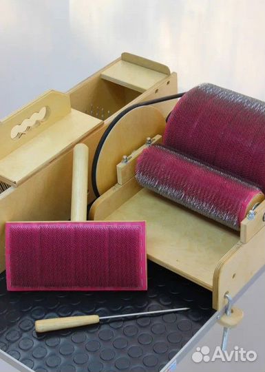 Кардер для обработки шерсти + трепалка (wikiLAB)