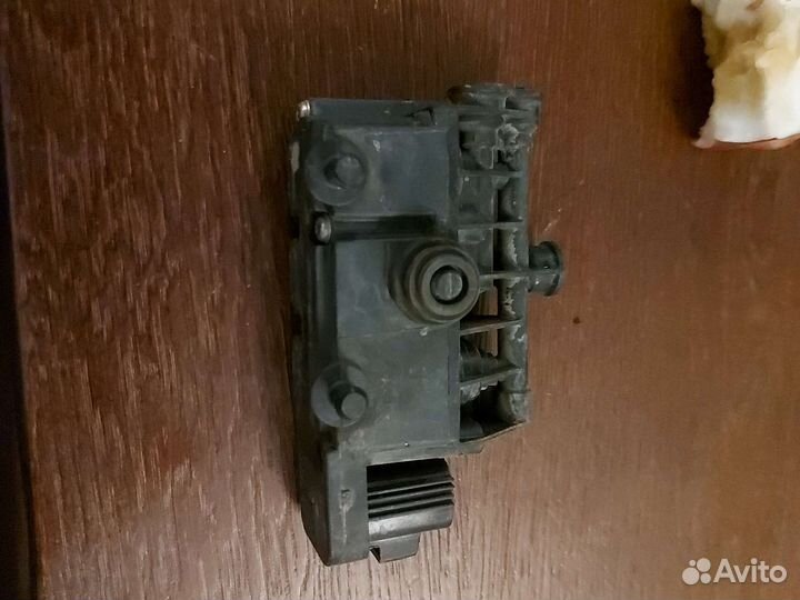 Блок клапанов пневмоподвески rr RVH000095