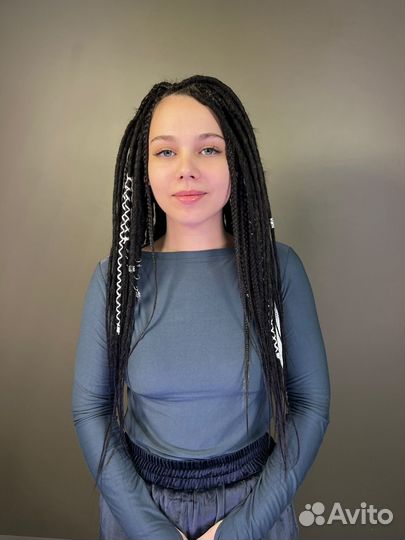 Модель на вплет (афрокосы, дреды, кудри)