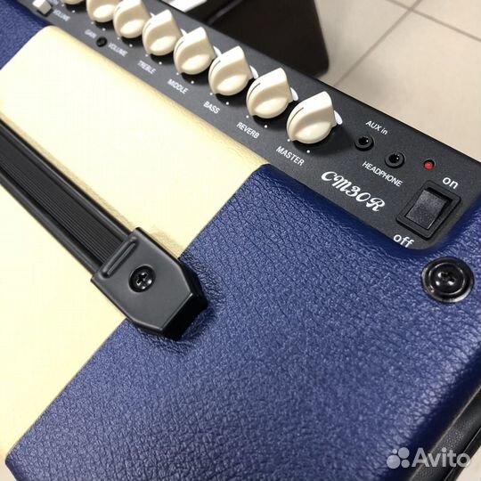 Комбик гитарный Cort 30w