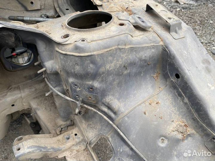 Б/У Лонжерон передний левый 646053X000 Hyundai-KIA