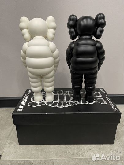 Фигурка kaws what party chum