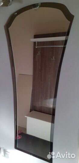 Зеркало настенное, фигурное, б/у, 145х62см