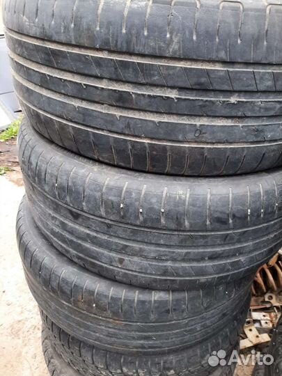 Goodyear Assurance ArmorGrip 215/55 R16