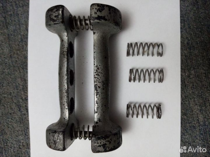 Эспандер кистевой регулируемый