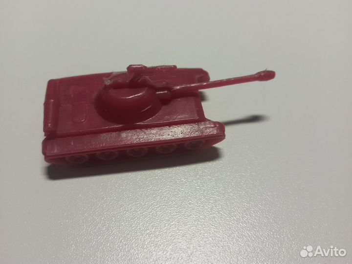 Советская игрушка танк