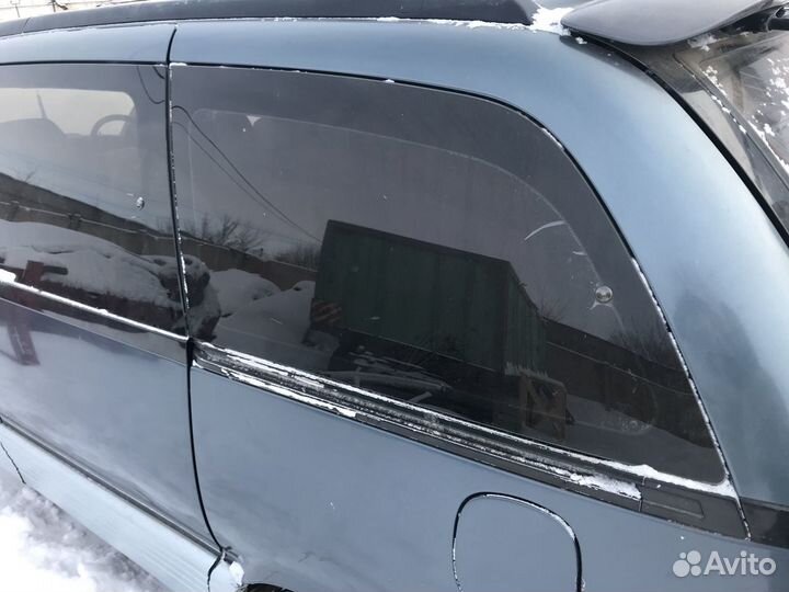 Стекла задние на Toyota Estima I 1990-2000